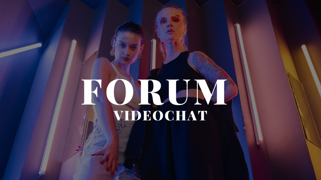 Doua femei care pozeaza pentru Forum Videochat
